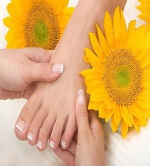 How to Cure Toenail Fungus with Tea Tree Oil